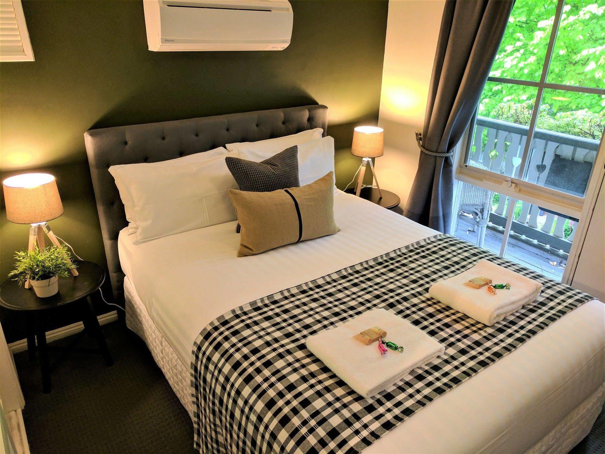 Annie Roes Luxury B&B Bend of Islands Dış mekan fotoğraf